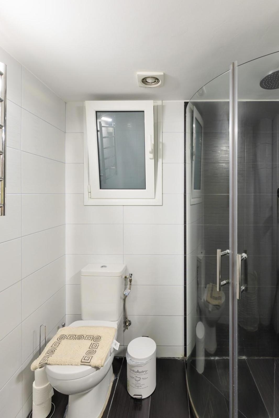 Aiolos Luxury Metro Acropolis Suite 7 Near Museum Of Modern Art เอเธนส์ ภายนอก รูปภาพ